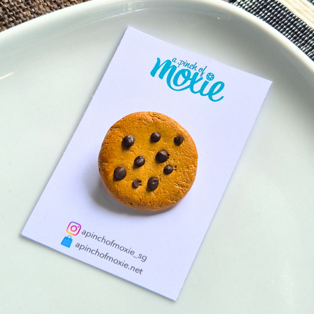 Crumbs: Chocolate Chip Cookie Brooch