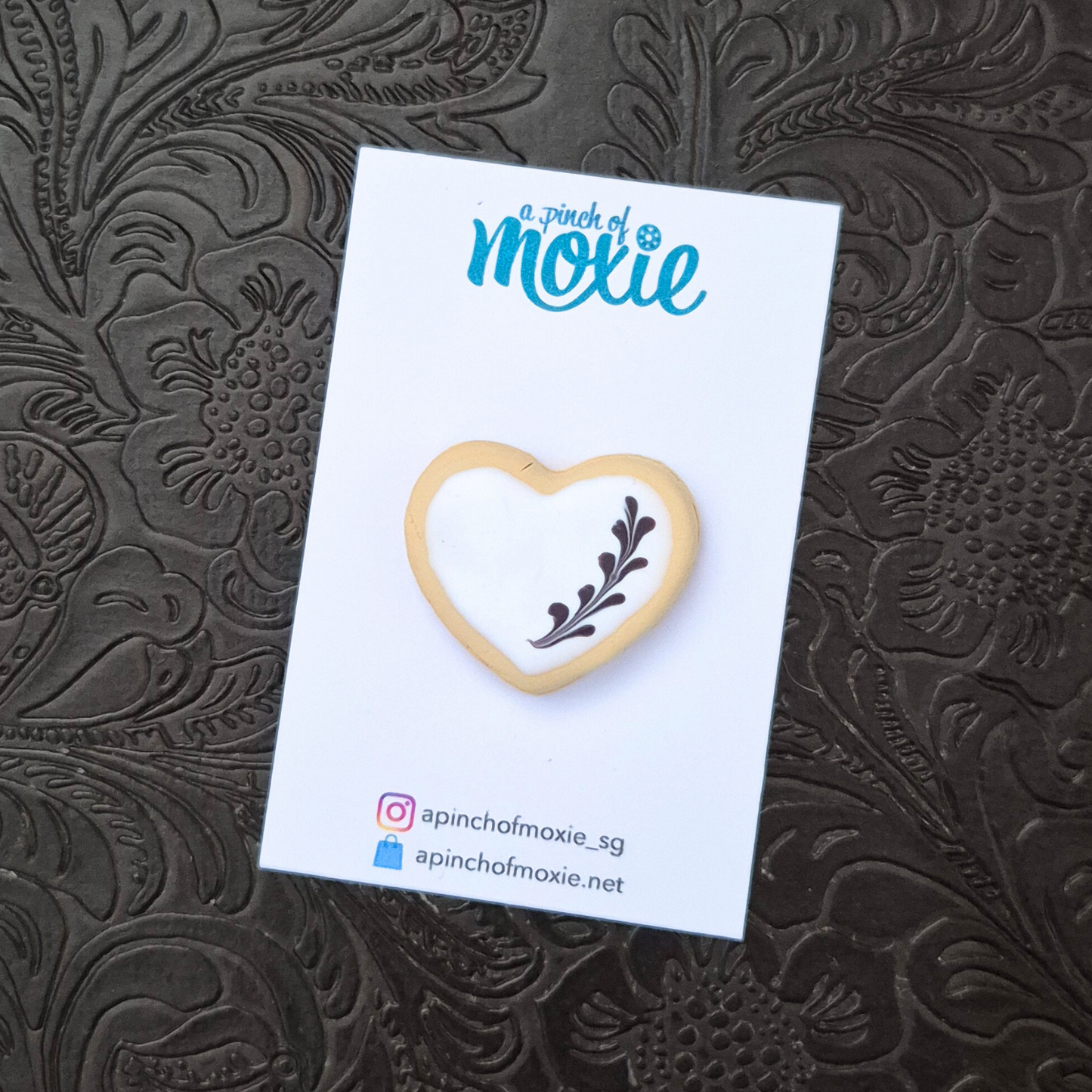 Festive Treats: Biskut Mama Carrie Brooch