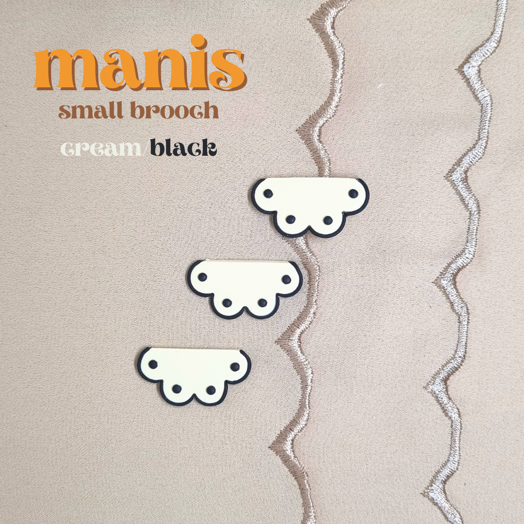 Manis: Small Brooch
