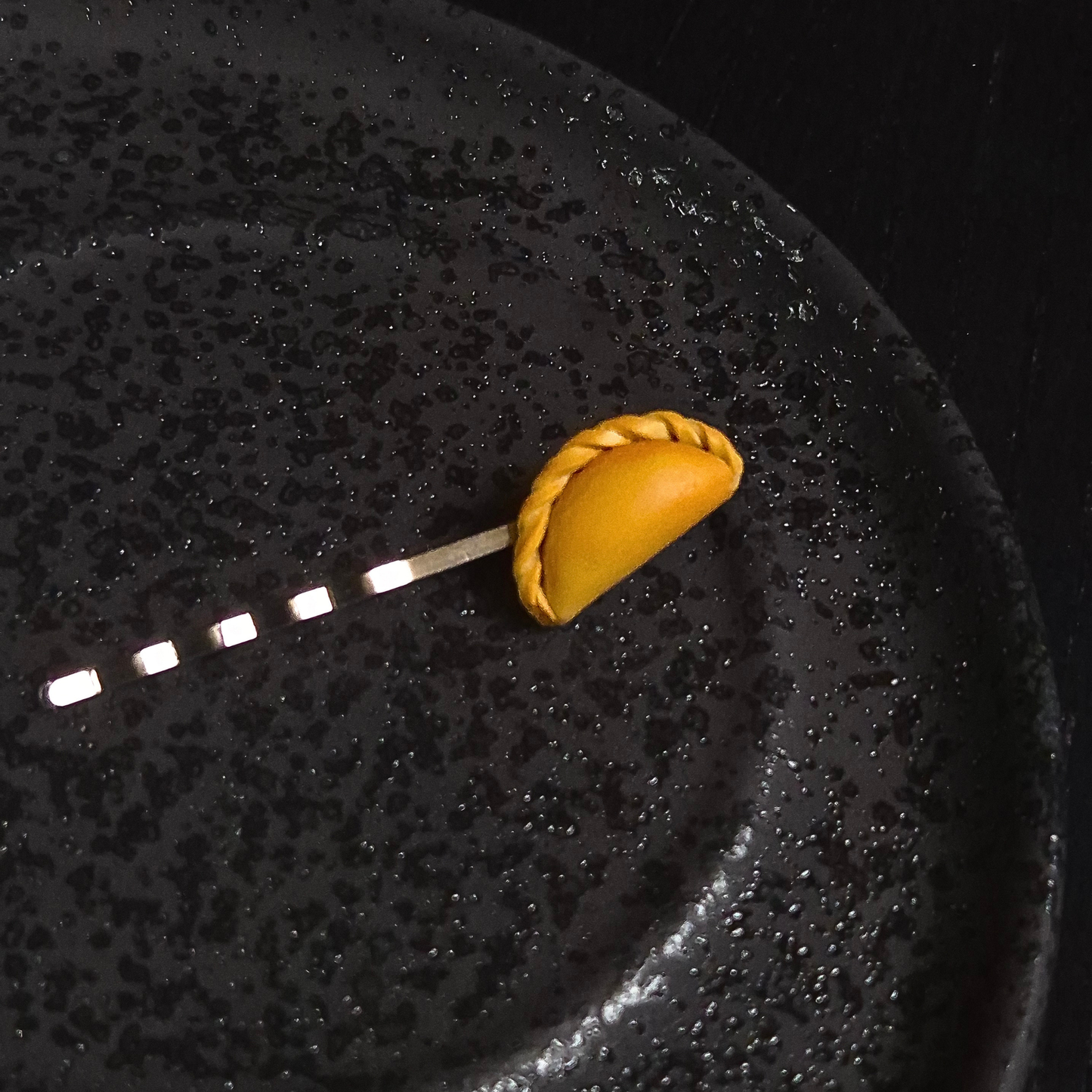 Crumbs: Epok-epok Hairpin