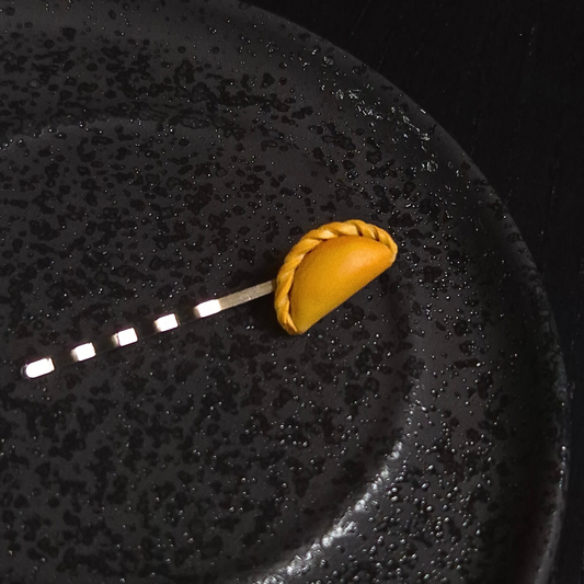 Crumbs: Epok-epok Hairpin