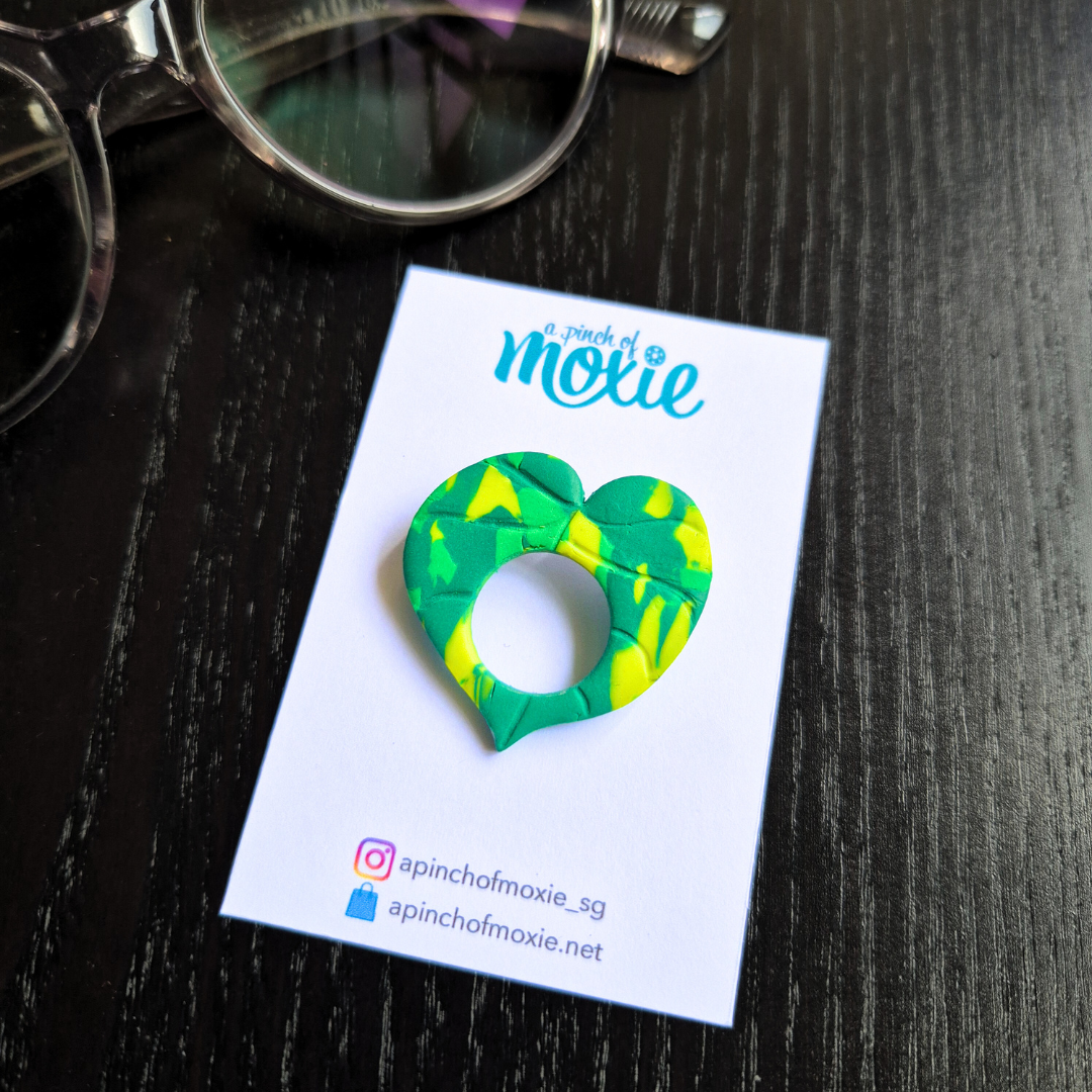 Green Leafy Heart Speccy Brooch